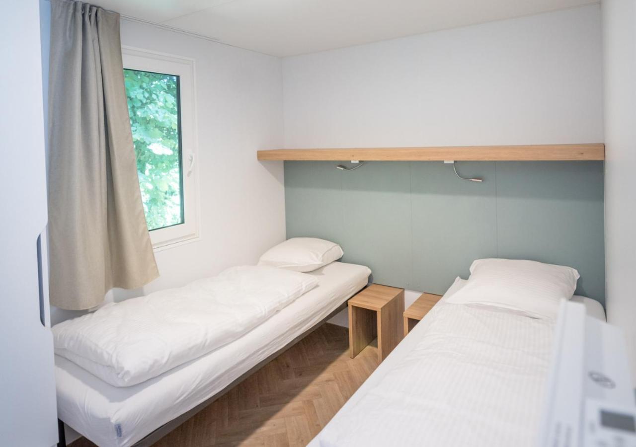 Urban Gardens Ieper Hotel ภายนอก รูปภาพ