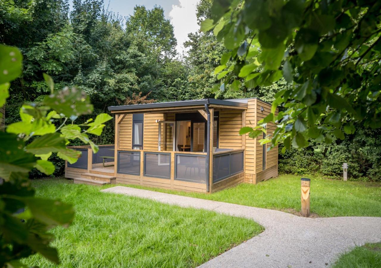 Urban Gardens Ieper Hotel ภายนอก รูปภาพ