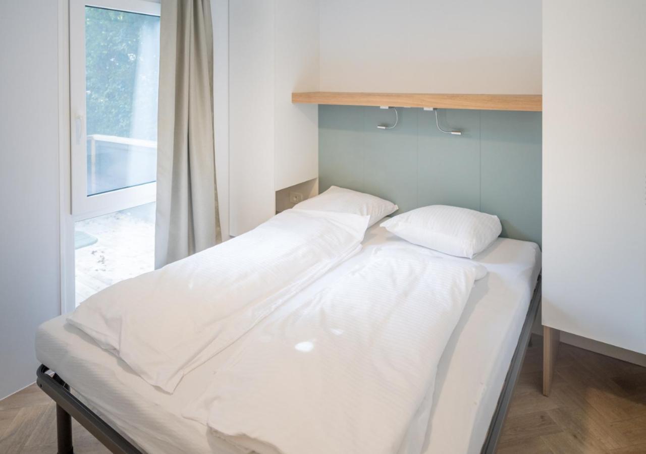 Urban Gardens Ieper Hotel ภายนอก รูปภาพ
