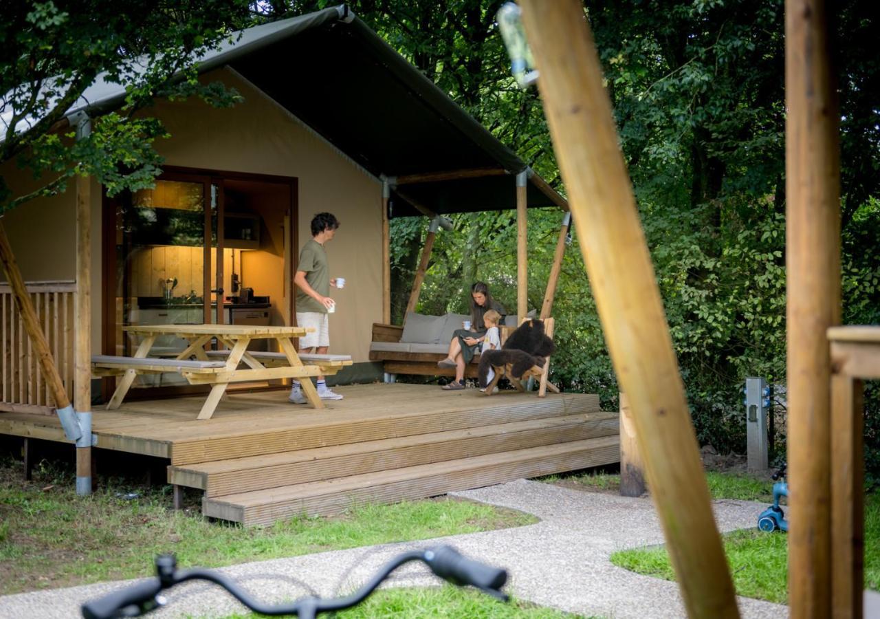 Urban Gardens Ieper Hotel ภายนอก รูปภาพ